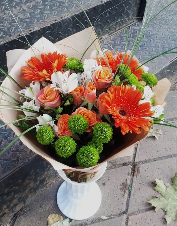 Букет цветов из: Герберы, Хризантемы, Альстромерии и Розы в Стодеревской