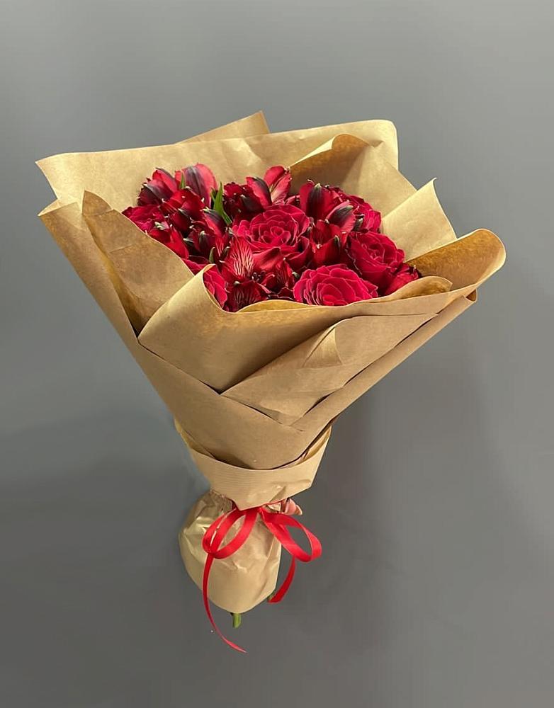 Букет цветов из: Альстромерии и Розы в Стодеревской