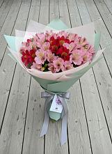 Букет цветов из:  Альстромерии #REPLACE_PRED# Стодеревской