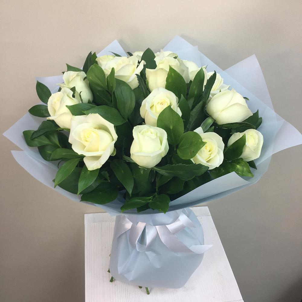Букет 15 Белых роз Проуд в Стодеревской