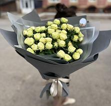 Букет Белые кустовые розы Солинеро в Стодеревской