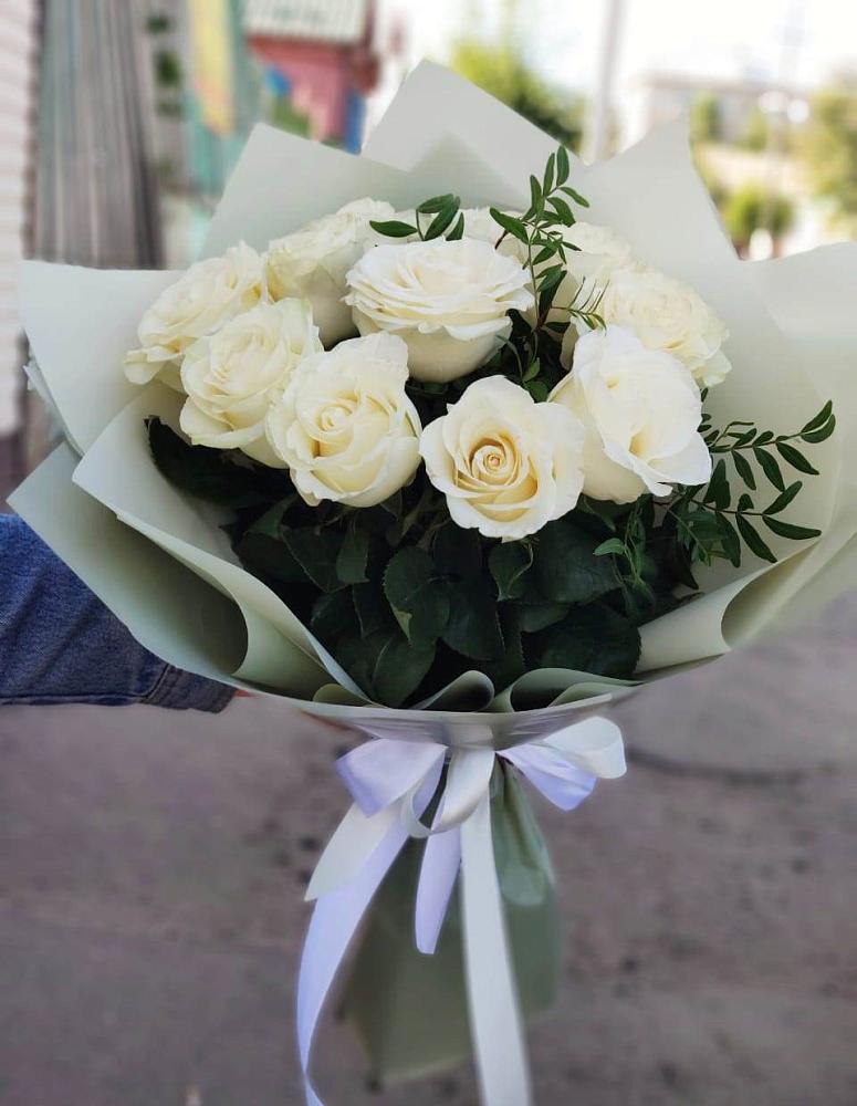 Букет Белые розы Проуд в Стодеревской