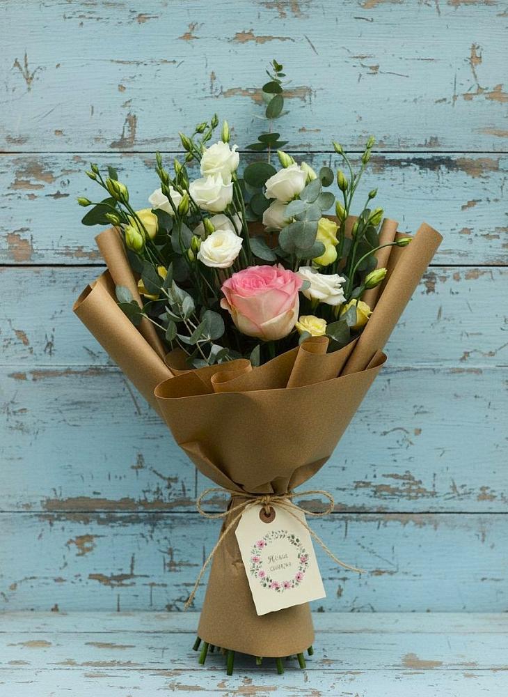 Букет цветов из: Розы и Лизиантусы в Стодеревской