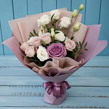 Букет цветов из:  Розы и Лизиантусы в Стодеревской