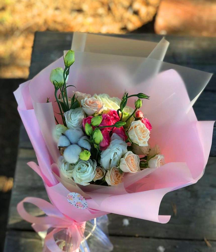 Букет цветов из: Розы и Лизиантусы в Стодеревской