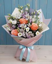 Букет цветов из:  Лизиантусы, Розы, Альстромерии и Гипсофила в Стодеревской