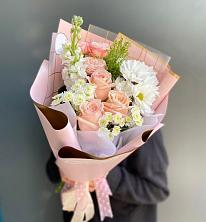 Букет цветов из:  Хризантемы и Розы в Стодеревской