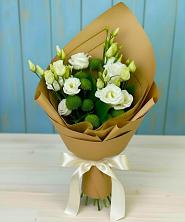 Букет цветов из:  Хризантемы и Лизиантусы в Стодеревской