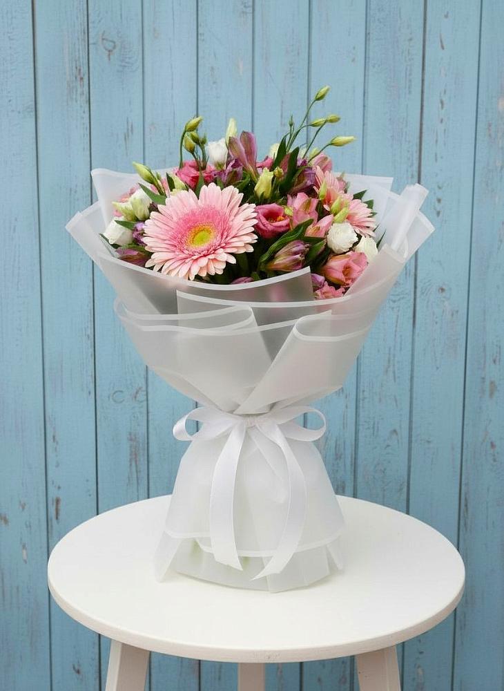 Букет цветов из: Герберы, Альстромерии и Лизиантусы в Стодеревской