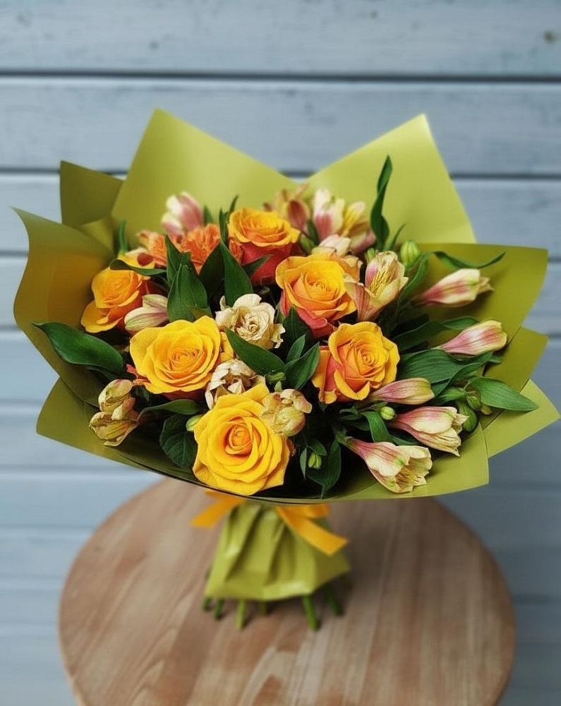 Букет цветов из: Альстромерии и Розы в Стодеревской