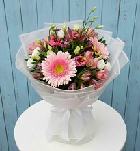 Букет цветов из:  Герберы, Альстромерии и Лизиантусы в Стодеревской