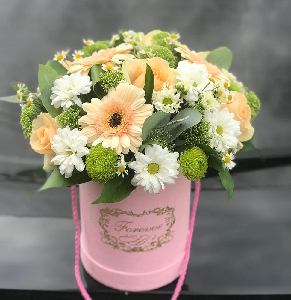 Цветочная композиция из Розы, Герберы и Хризантемы в шляпной коробке в Стодеревской