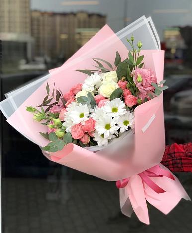 Букет цветов из: Розы, Лизиантусы и Хризантемы в Стодеревской